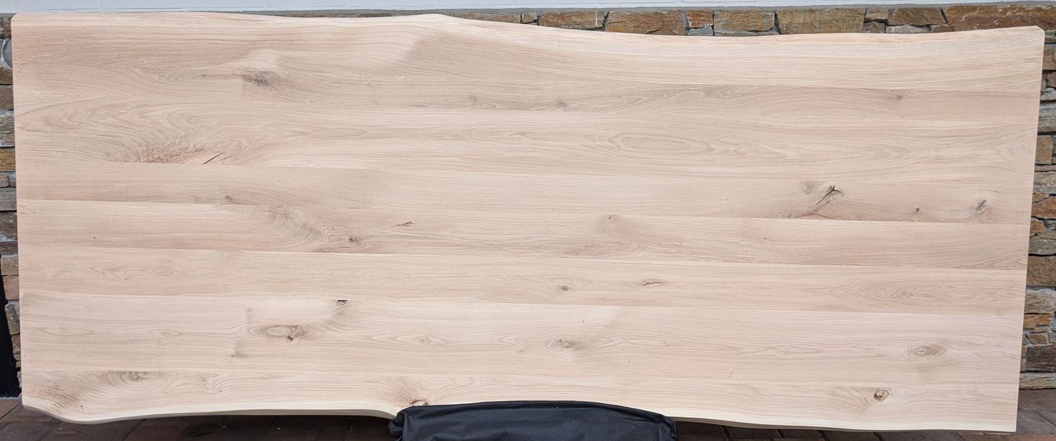 260 x ca. 100 - 105 x 4 cm Eiche geschliffen, Massivholz Tischplatte Baumkante 260 x ca. 100 - 105 x 4 cm Eiche geschliffen, Massivholz Tischplatte Baumkante