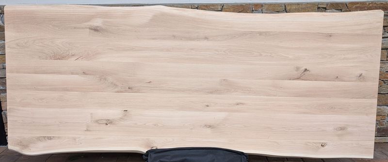 260 x ca. 100 - 105 x 4 cm Eiche geschliffen, Massivholz Tischplatte Baumkante 260 x ca. 100 - 105 x 4 cm Eiche geschliffen, Massivholz Tischplatte Baumkante