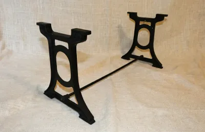 GUSS Tischuntergestell im Industrie Design „Cadiz“