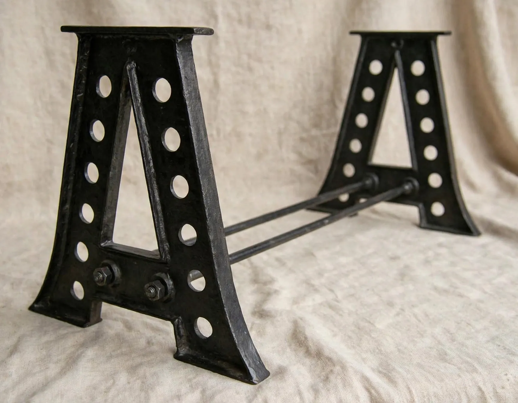 GUSS Tischuntergestell im Industrie Design „Cordoba“