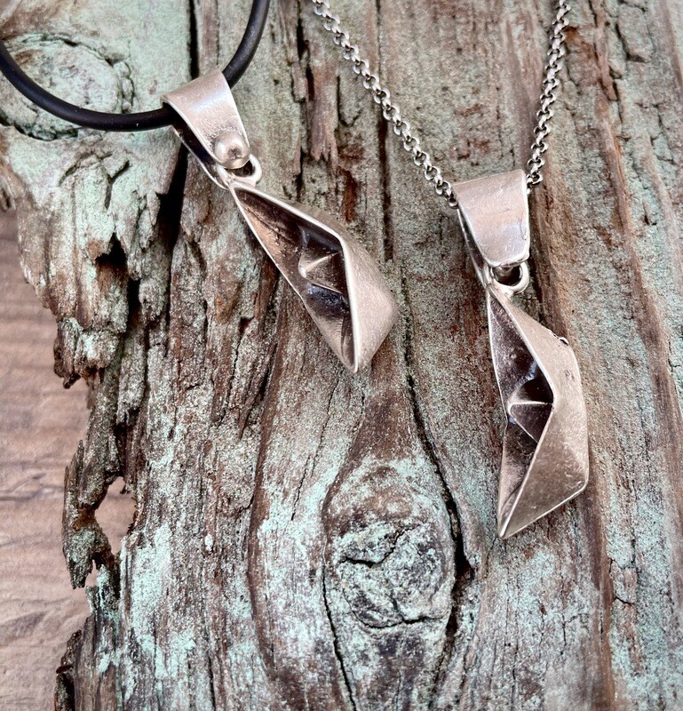 Kette mit "Papierboot"
