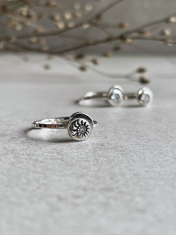 Kunst mol kieken! Handgemacht: 925er Silber Ring „Ammonit“ Kunst mol kieken! Handgemacht: 925er Silber Ring „Ammonit“