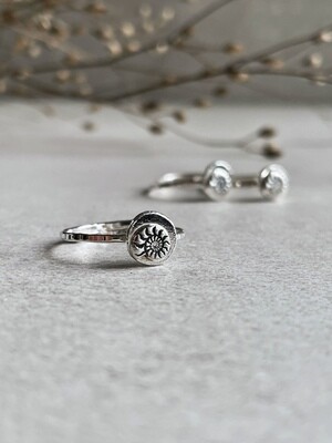 Kunst mol kieken!
Handgemacht: 925er Silber Ring „Ammonit“