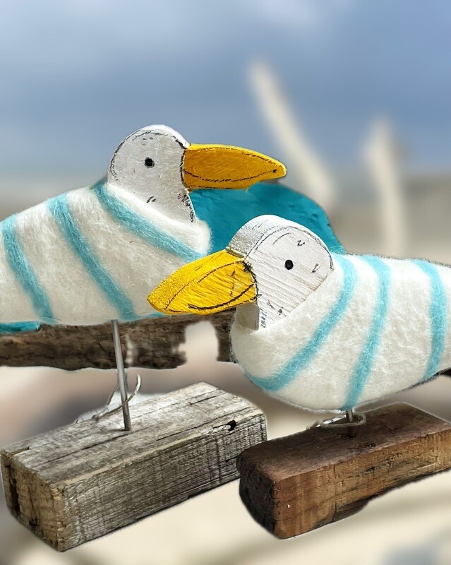 Ganz neu bei uns! Holz+Wolle Möwe mit Schild Ganz neu bei uns! Holz+Wolle Möwe mit Schild