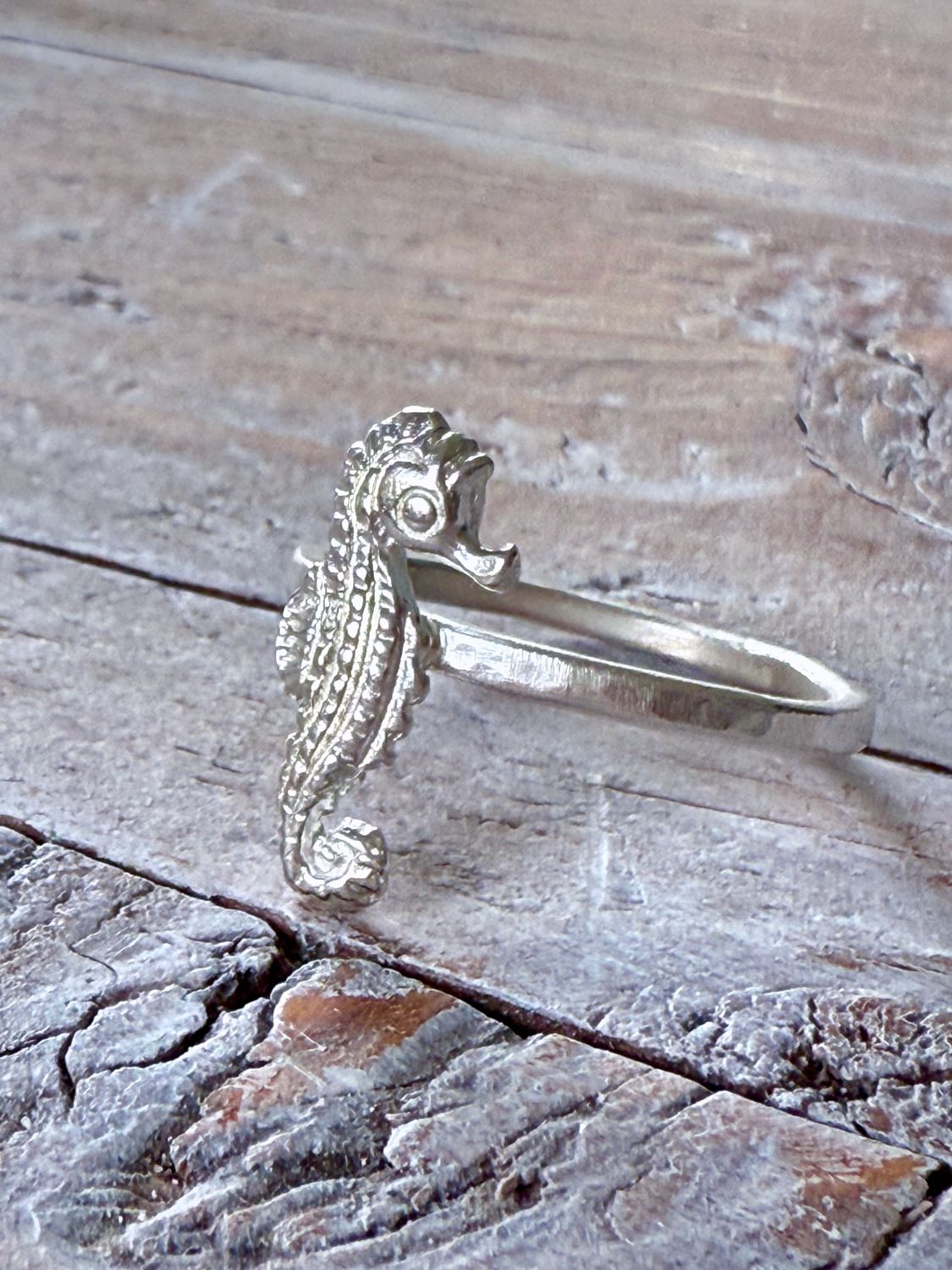 Meerfein ❤️ gehämmerter Ring, handgeschmiedet aus 925er Silber mit Seepferdchen