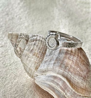 Ammoniten Ring aus 925er Silber , verstellbar Ammoniten Ring aus 925er Silber , verstellbar