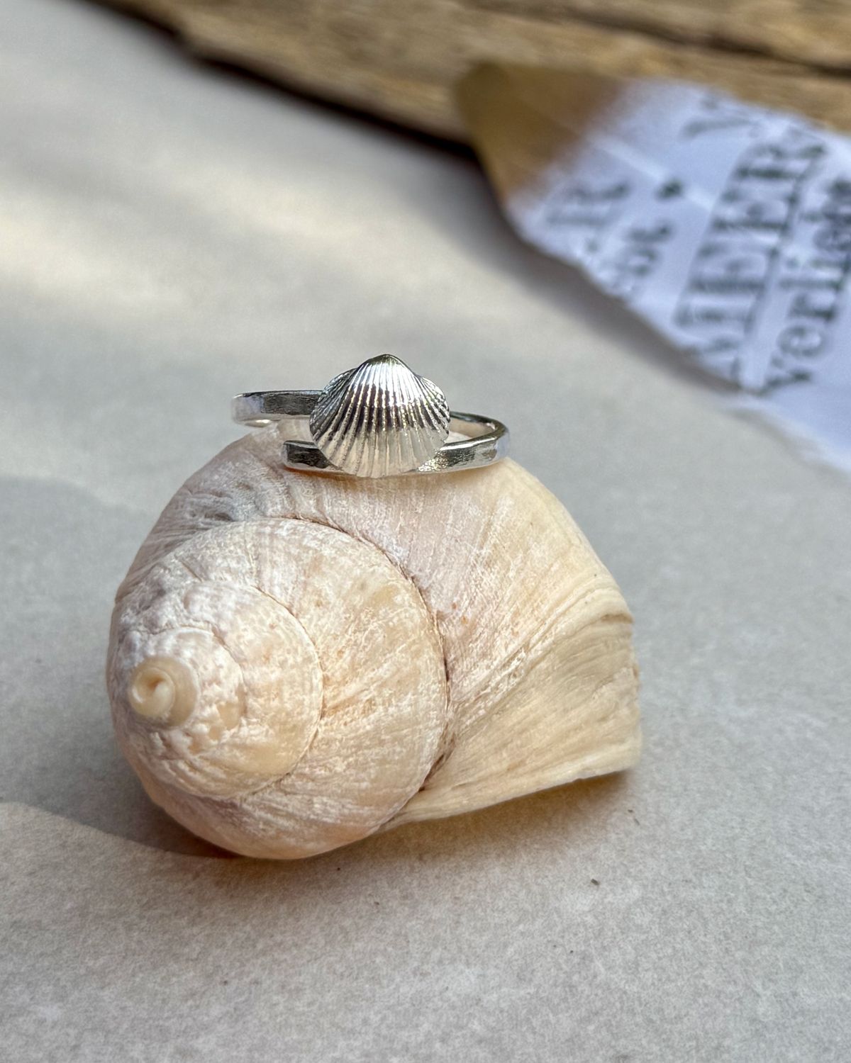 Meerfein ❤️ gehämmerter Ring, handgeschmiedet aus 925er Silber mit Herzmuschel, Reserviert!