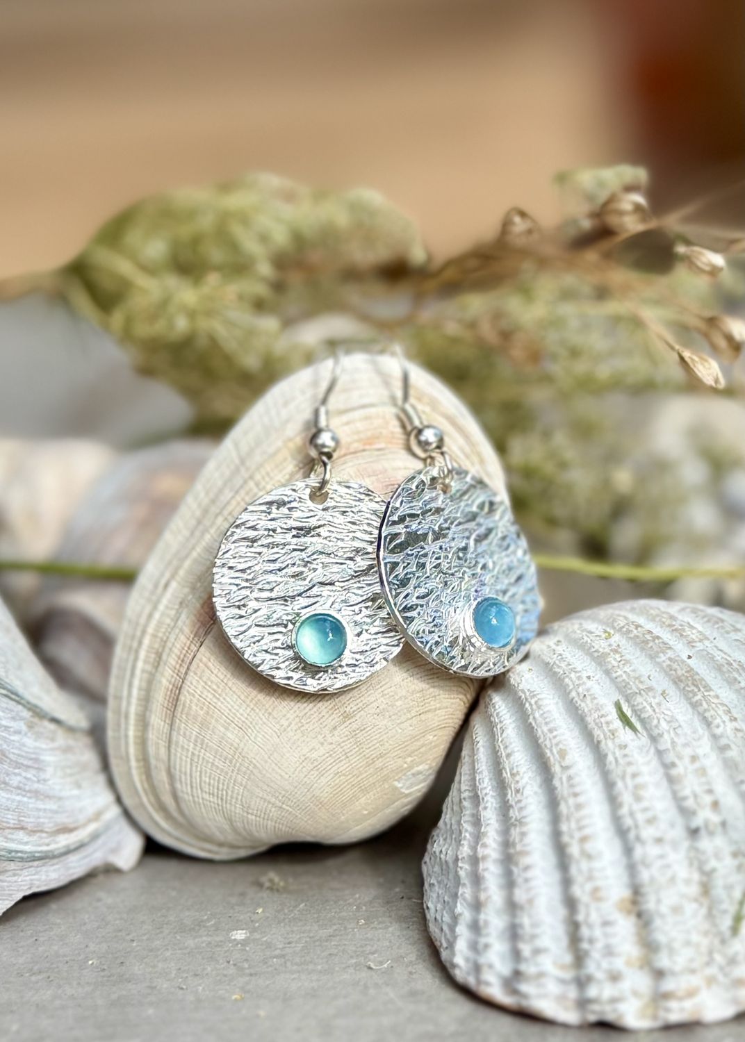 Kunstmolkieken/Meerfein ? 999er Silber Ohrringe mit Chalcedon