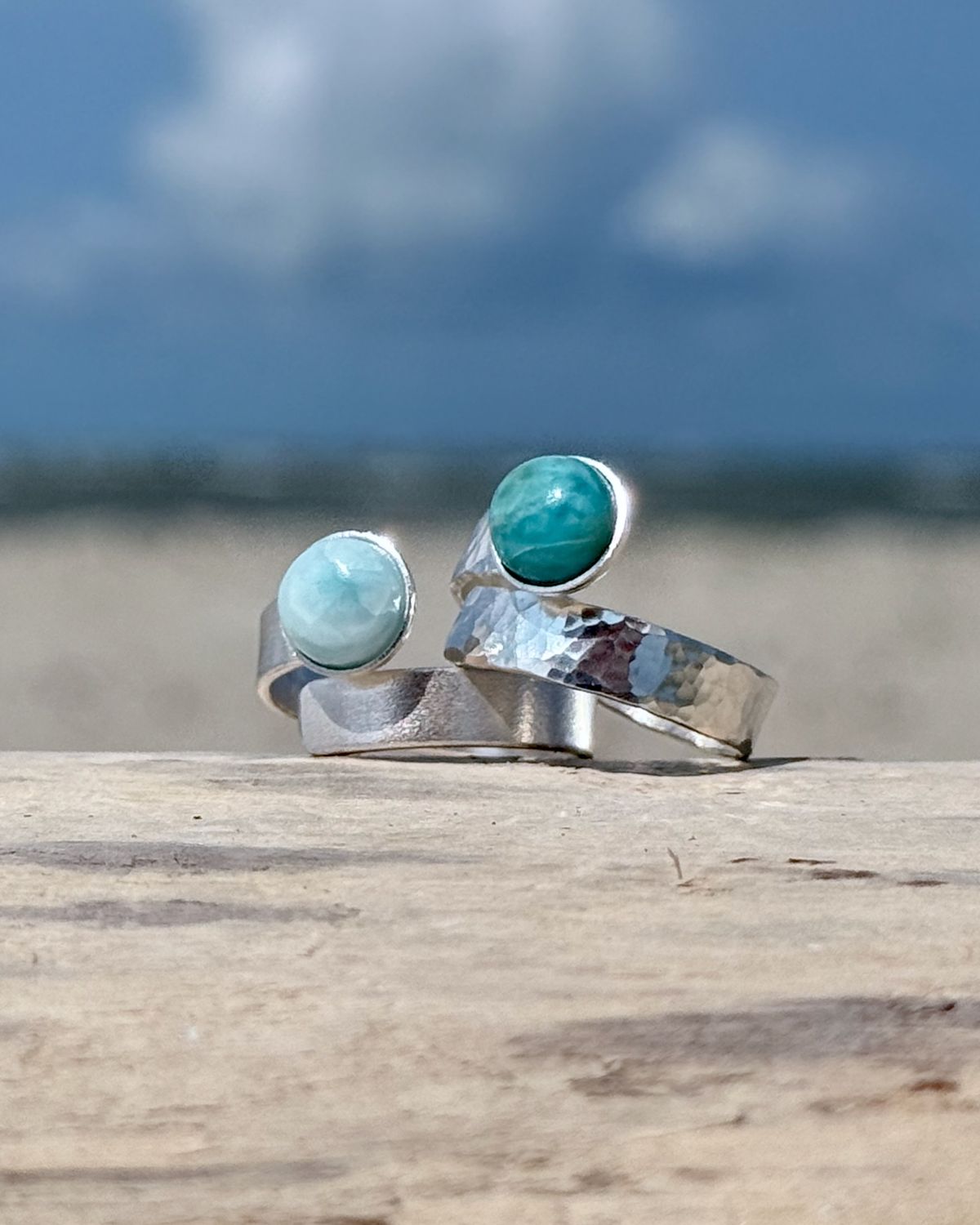 Meerfein ? Verstellbarer Meermädchenring. Handgemacht aus 925er Silber mit Larimar Meerfein ? Verstellbarer Meermädchenring. Handgemacht aus 925er Silber mit Larimar