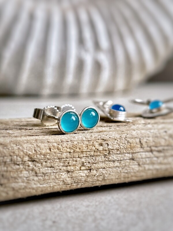 Kunst mol kieken!  Handgemacht: 925er Silber/Chalcedon Ohrstecker