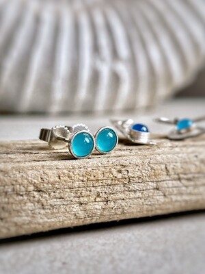Kunst mol kieken!  Handgemacht: 925er Silber/Chalcedon Ohrstecker