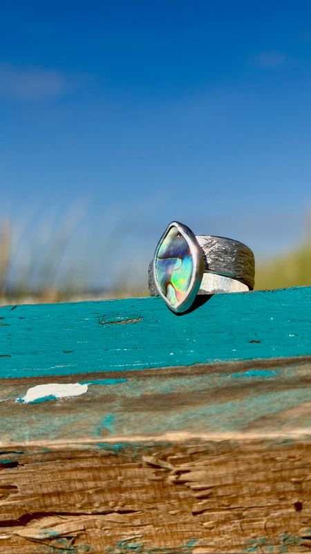 Bandring mit Abalone, handgeschmiedet aus 999er Silber Bandring mit Abalone, handgeschmiedet aus 999er Silber