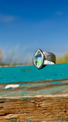 Bandring mit Abalone, handgeschmiedet aus 999er Silber Bandring mit Abalone, handgeschmiedet aus 999er Silber