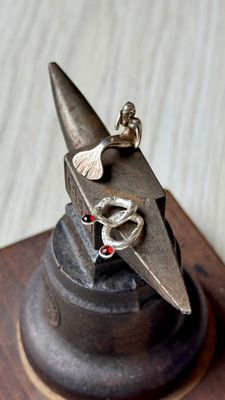 Meerfein ? Ohrstecker, mit 3mm Chalcedon/Granat oder Perlmutt