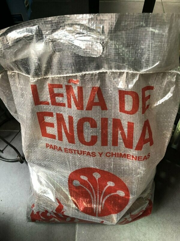 Leña de encina para estufas y barbacoas