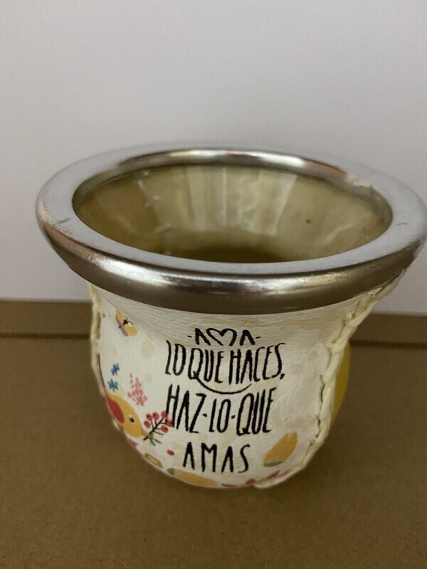 Mate decorado con frases