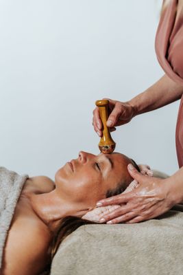 Massage du visage  Massage du visage "Rituel Kansa Lumière – The Face" 45 min