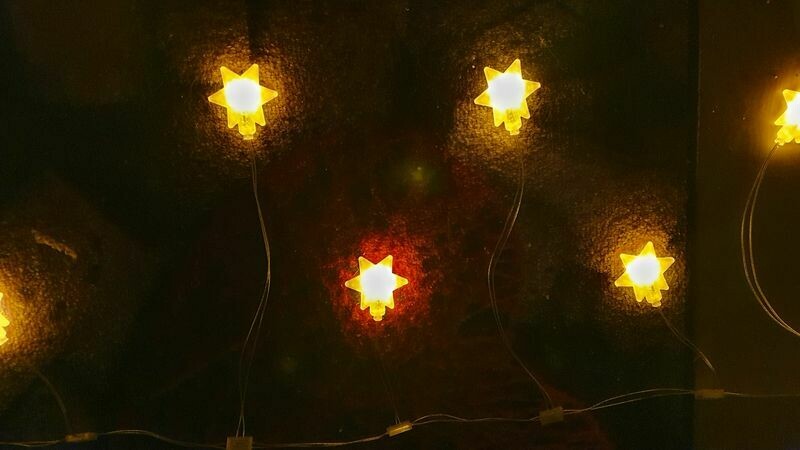 Lichterkette mit Sternen