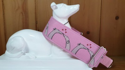 Kisses Design Collar