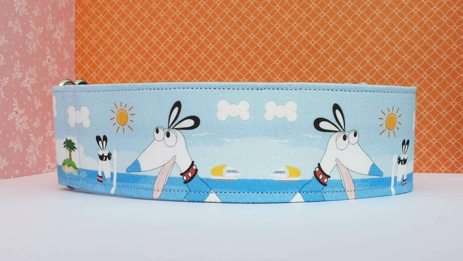 Collar &#39;Waltah Holiday&#39; Martingale, House or Clip Showing Cartoon Character Waltah the Hound.