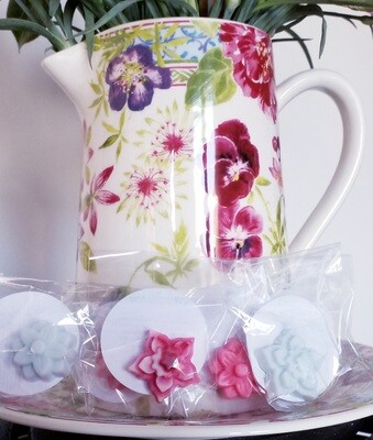 Free Scented Wax sample with any order.