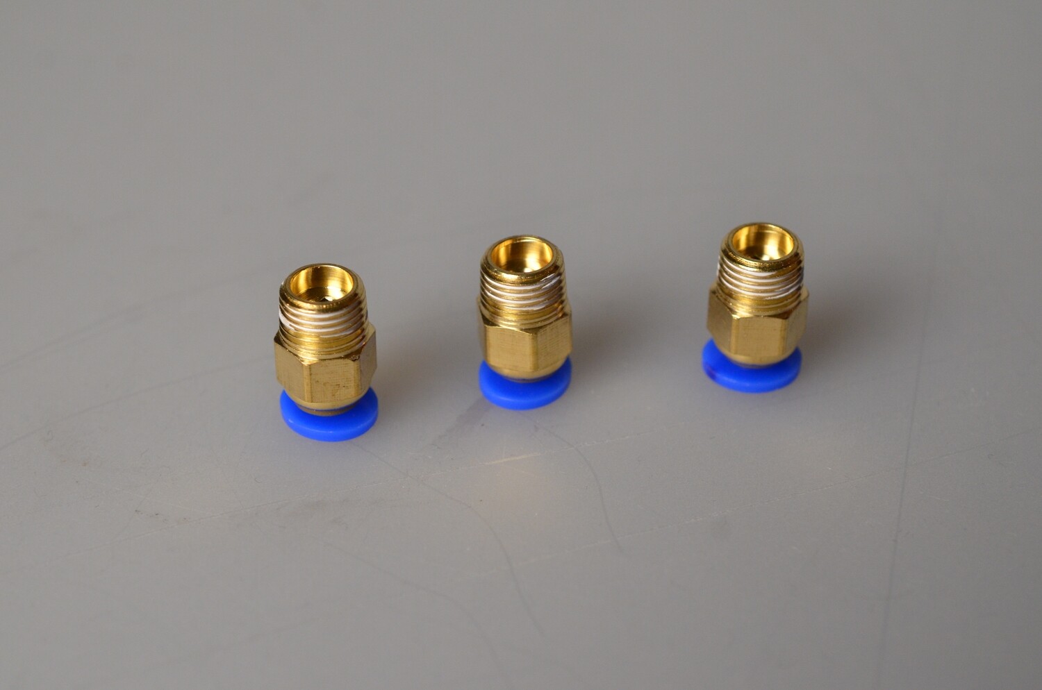 Пневмо-фитинг для трубки 6 мм (версия 2)