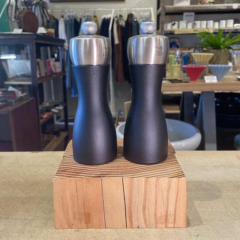 Fidji Salt &amp; Pepper Mills - Set - OUT OF STOCK