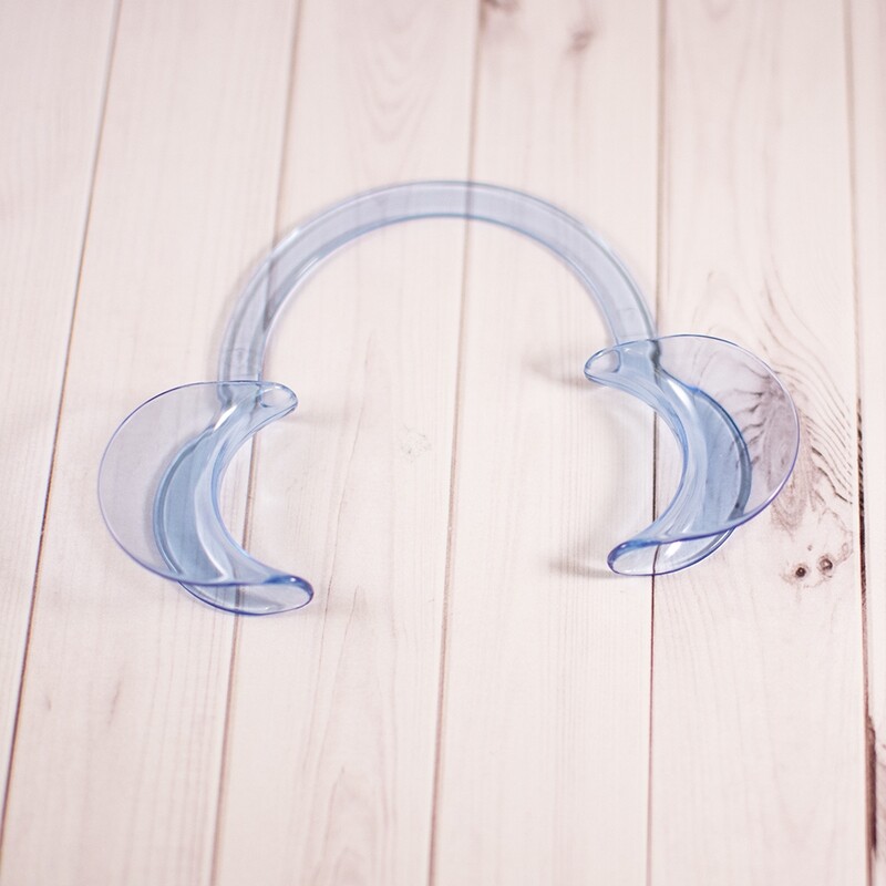 Cheek Retractor Bulk Pricing 100+
