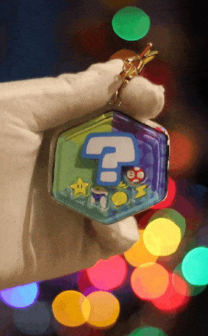 Mario Kart Item Box 2.5" shaker acrylic charm/porte-clé acrylique brassable