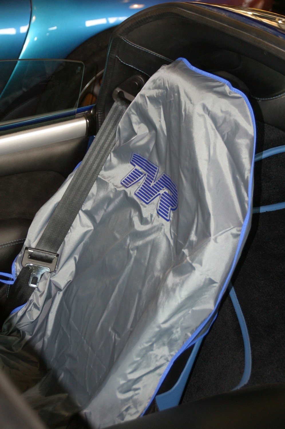 TVR Seat Cover in silver/blue