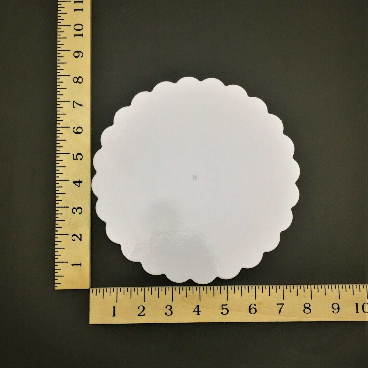 8&quot; ROUND WHITE CAKE BOARD SCALLOP