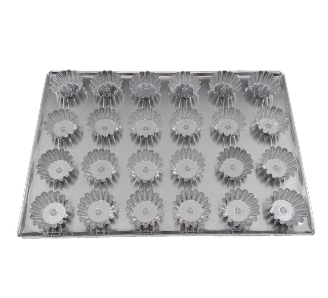 SL0395 MACAROON MOULD W/ TRAY 24&#39;S