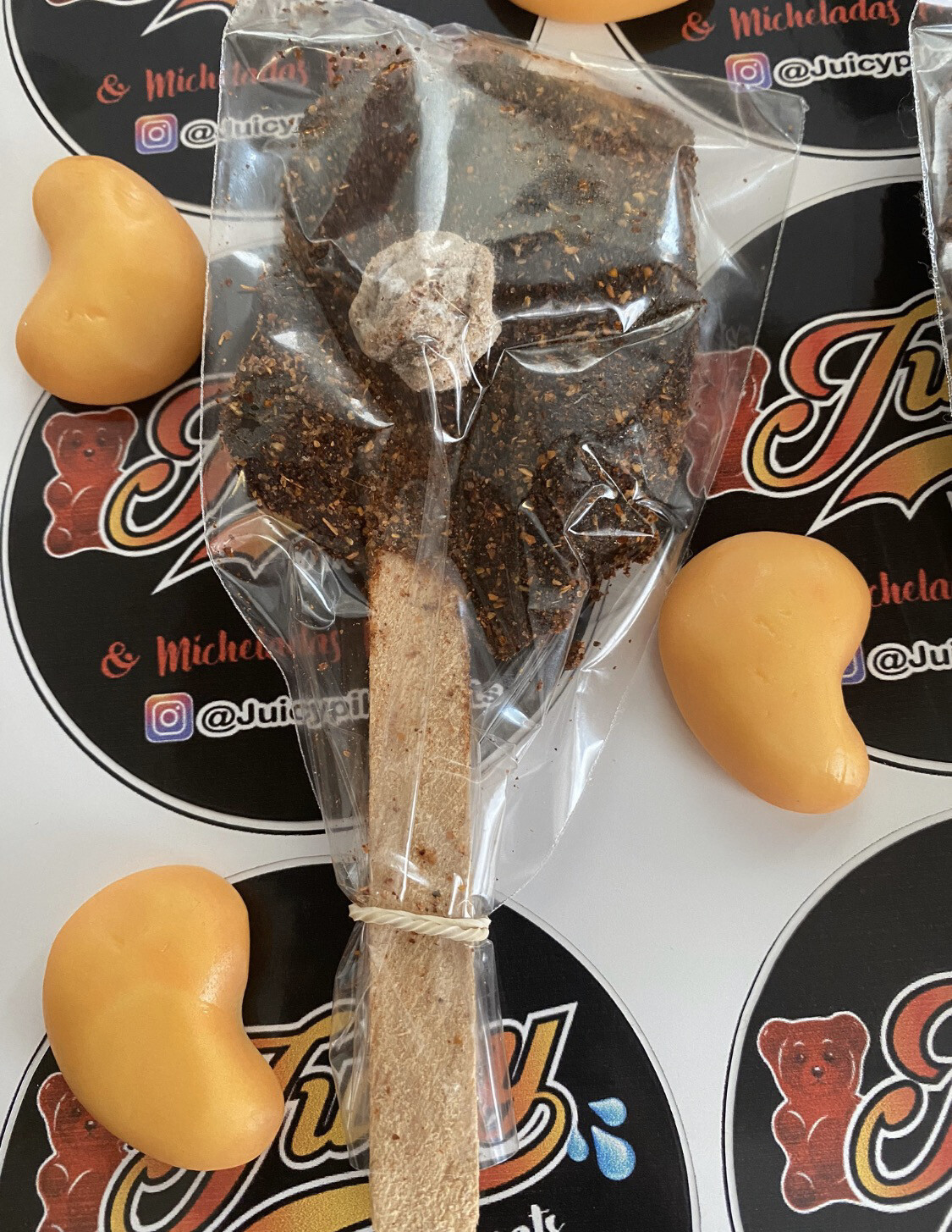 Tamarindo Paleta With Saladito