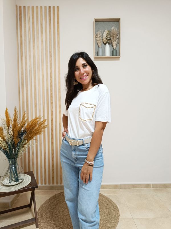 camiseta, blanca, tachuelas