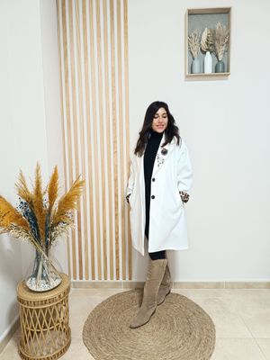 abrigo, blanco, animal print