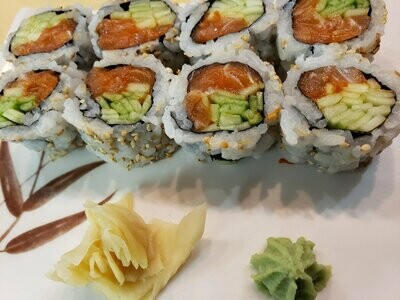 ​Spicy Salmon with Cucmuber Roll