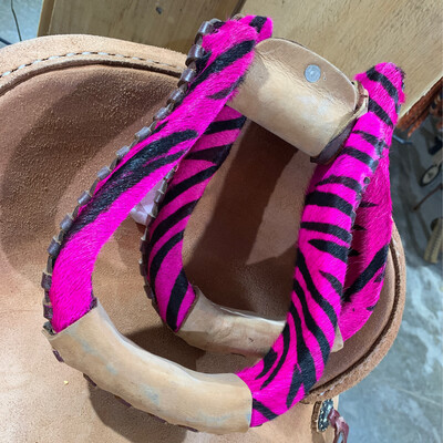 2" Cowhide Pink Stripe Stirrup 