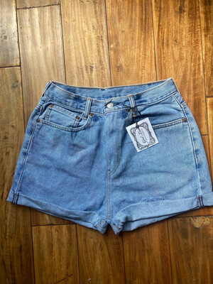 Levi's 550 Re-Done Vintage Rolled Denim Shorts, 28" Waist (b)