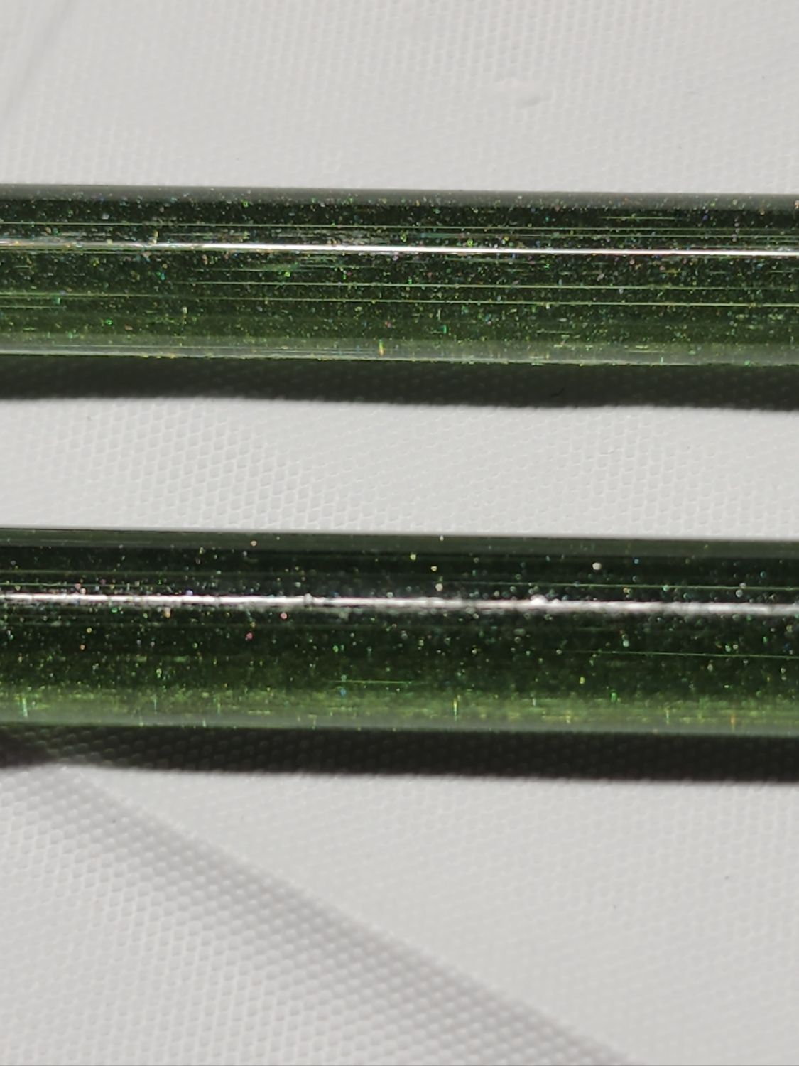 Key Lime UV Sparkle Boro Rod - 1st quality borosilicate color rod