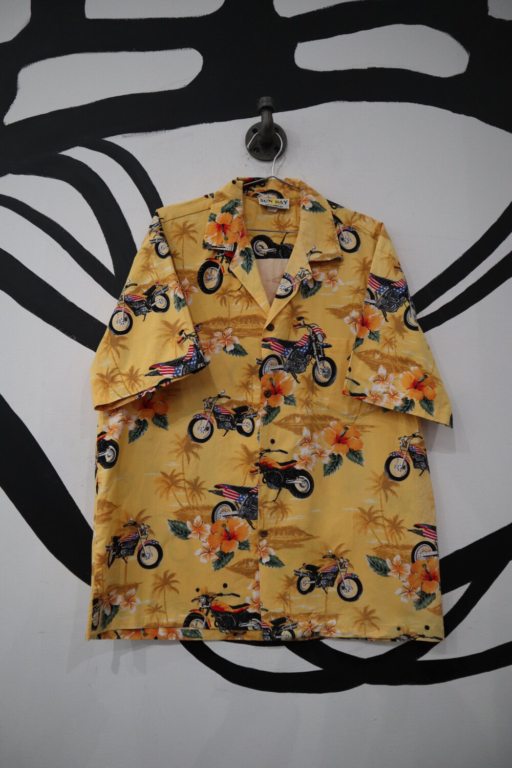 Motorcycle Hawaiian Shirt - Men’s Size Large Motorcycle Hawaiian Shirt - Men’s Size Large