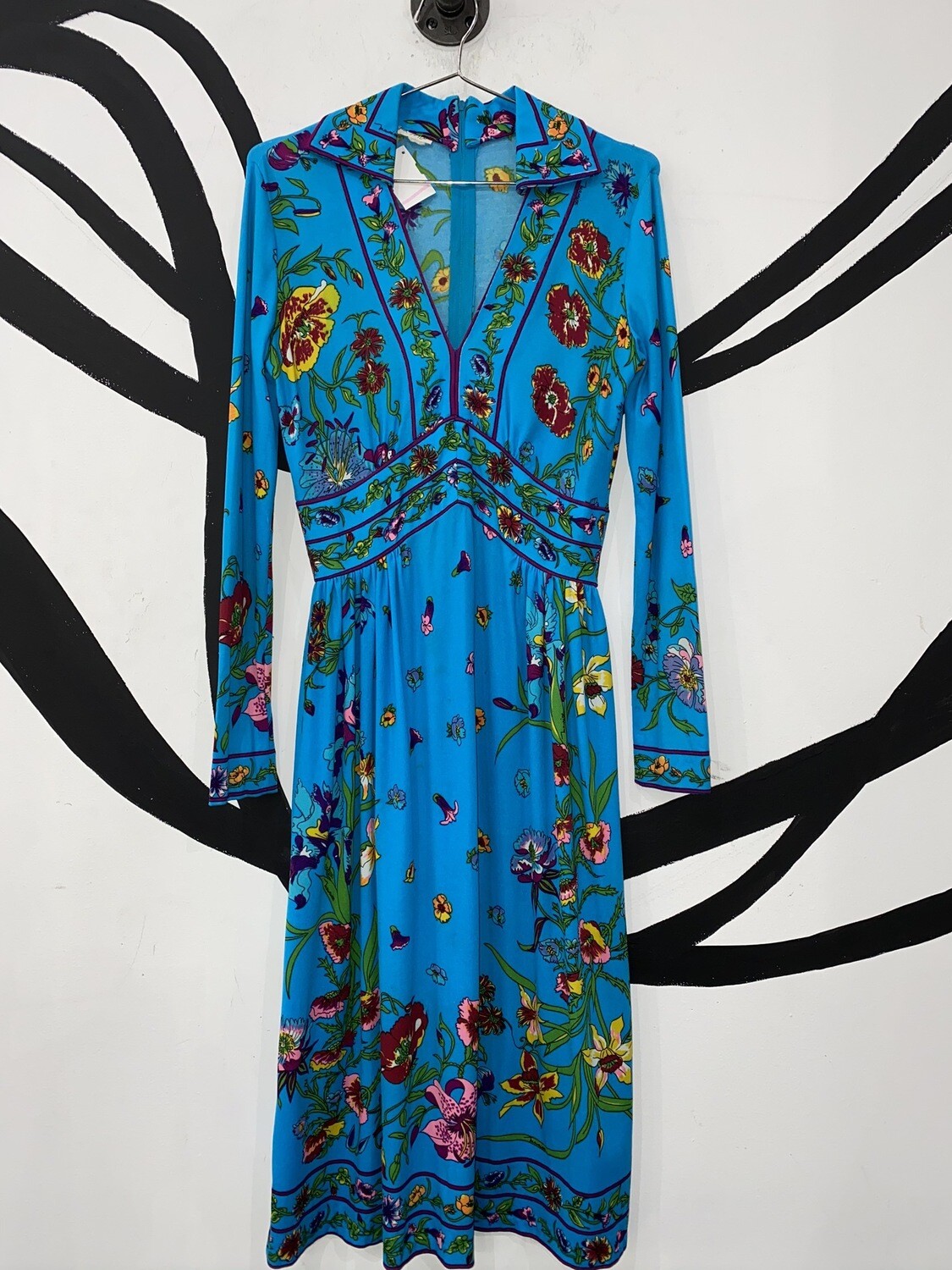 Women’s Long Sleeve Floral Dress-Medium Women’s Long Sleeve Floral Dress-Medium