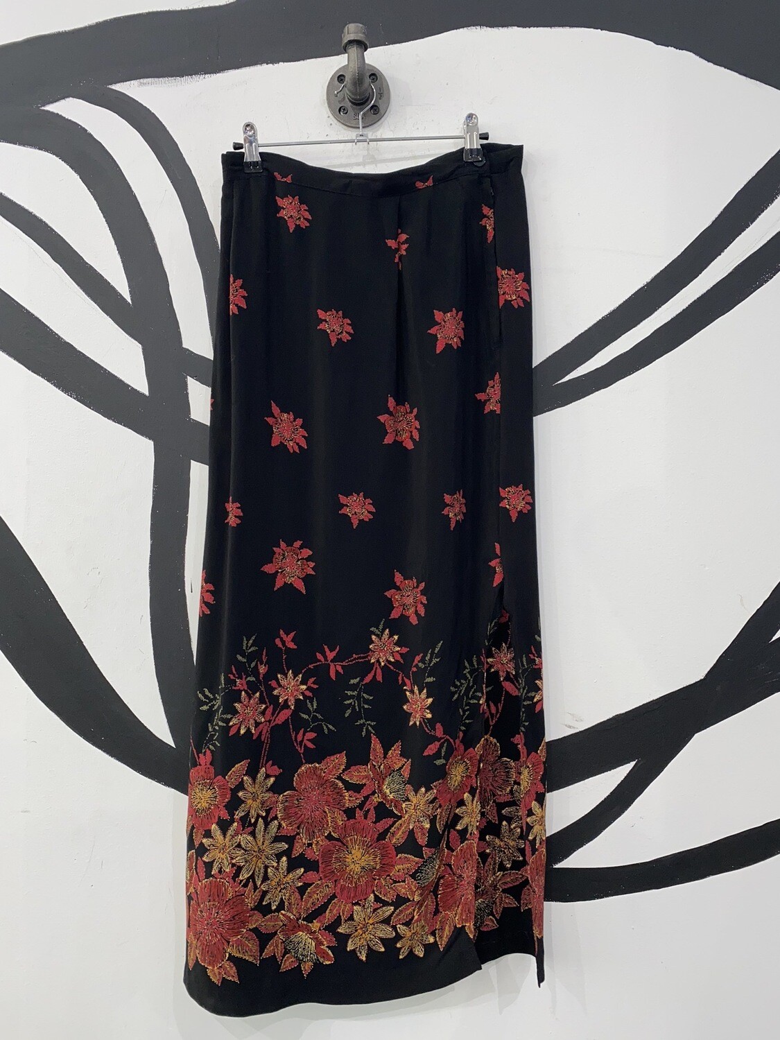 Women’s Long Floral Printed Skirt-Size 14 Women’s Long Floral Printed Skirt-Size 14