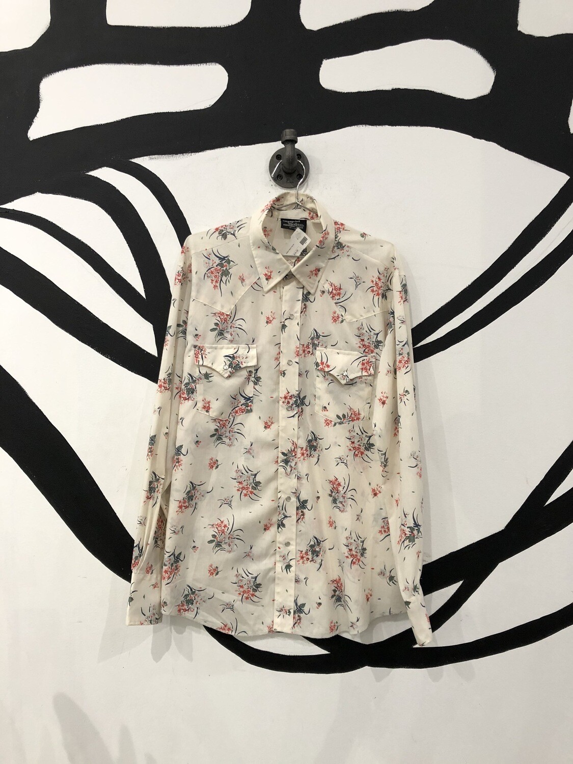Floral Pearl Snap Button Long Sleeve Shirt Size M Floral Pearl Snap Button Long Sleeve Shirt Size M