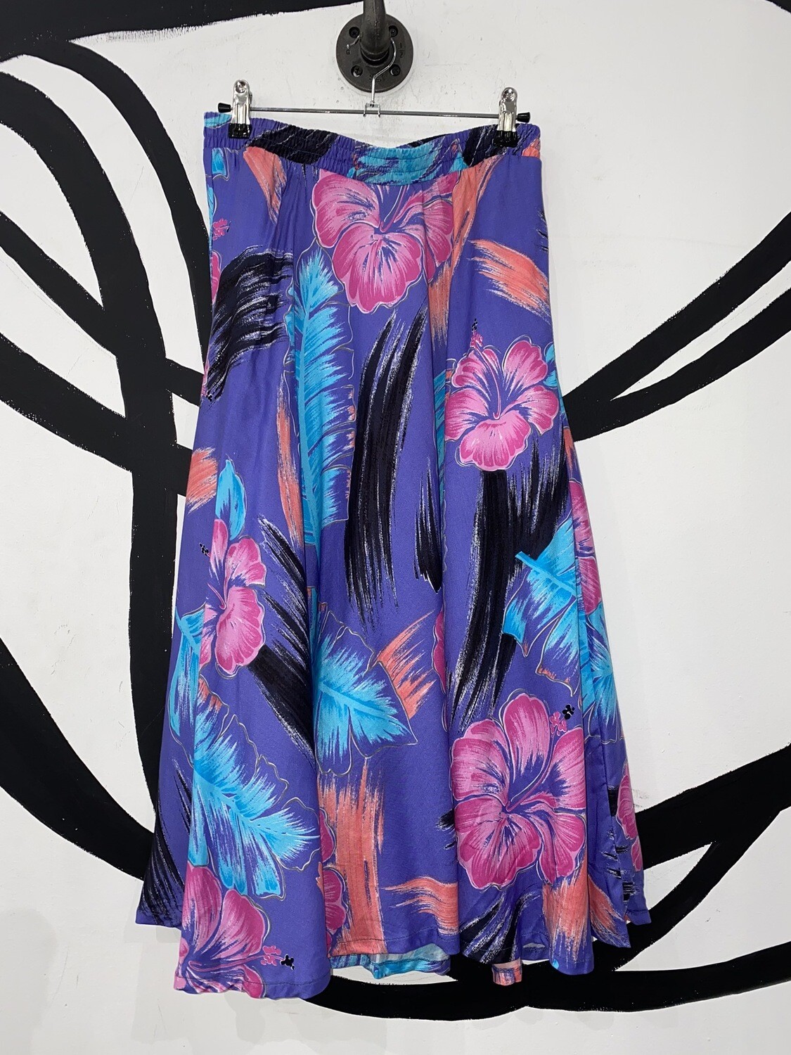 Hibiscus Floral Midi Skirt Size L Hibiscus Floral Midi Skirt Size L