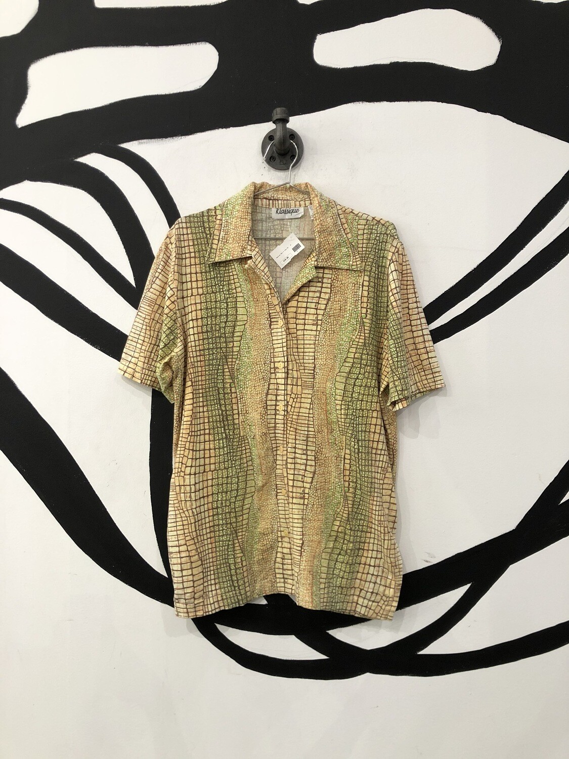 Reptile Print Button Up Shirt Size M Reptile Print Button Up Shirt Size M