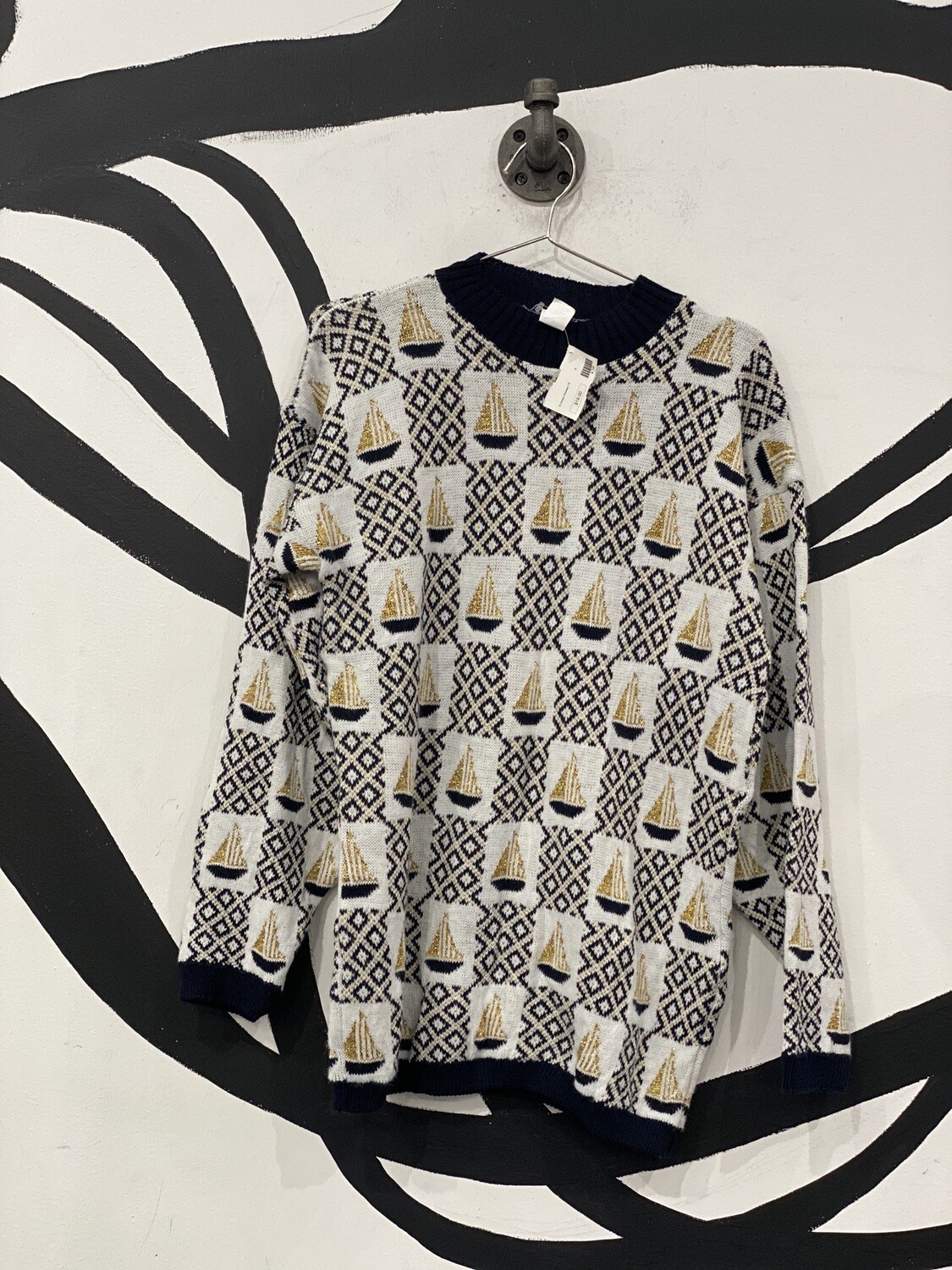 White & Gold Pattern Sweater Size M White & Gold Pattern Sweater Size M