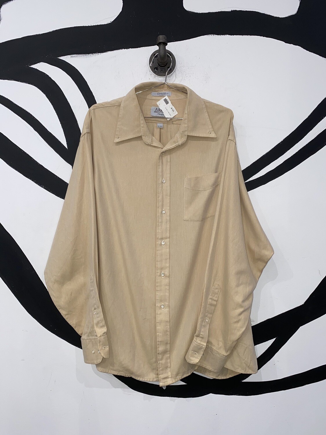Beige Arrow Button Up Size L Beige Arrow Button Up Size L