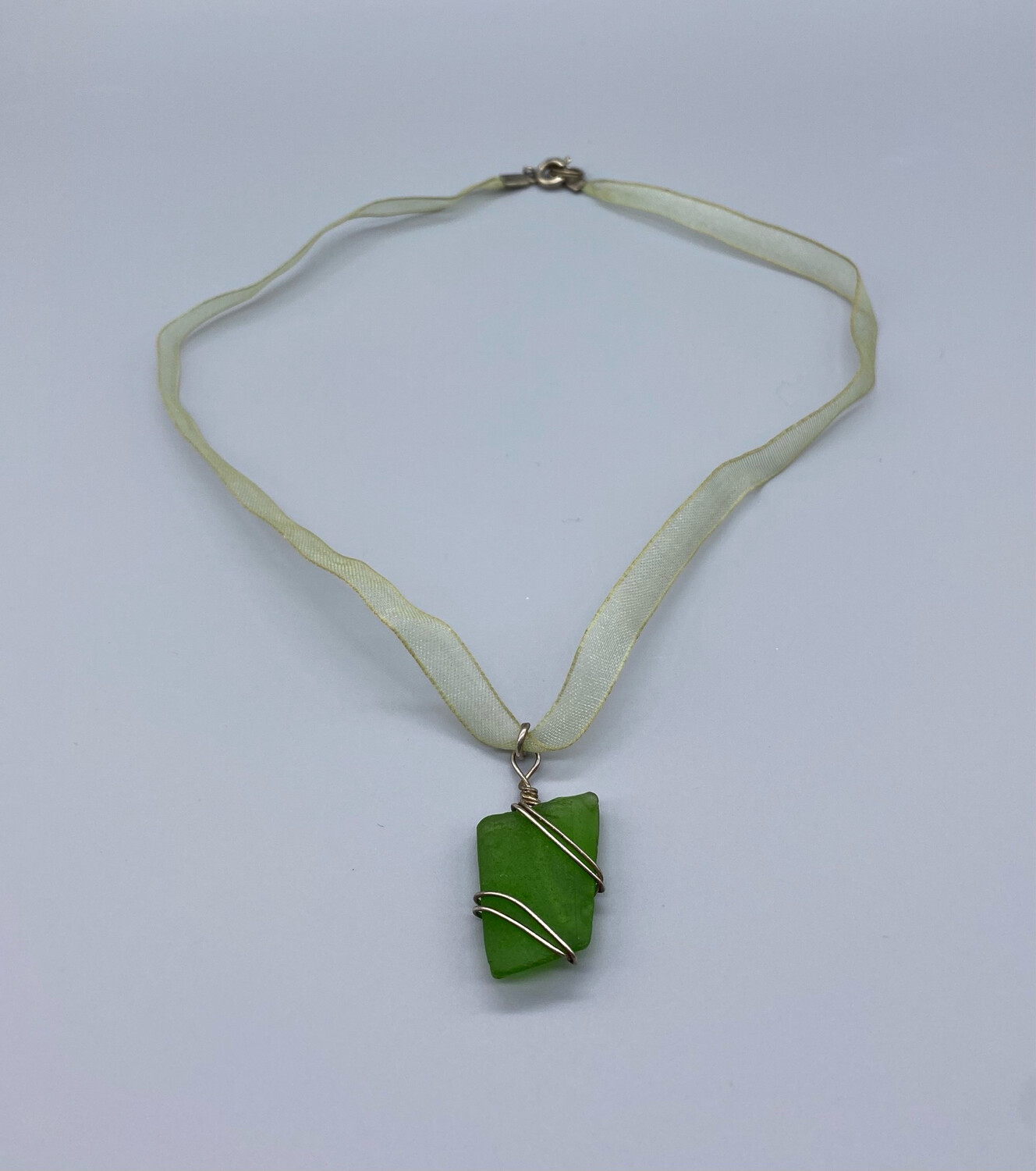 Vintage Necklace With Green Gemstone Vintage Necklace With Green Gemstone