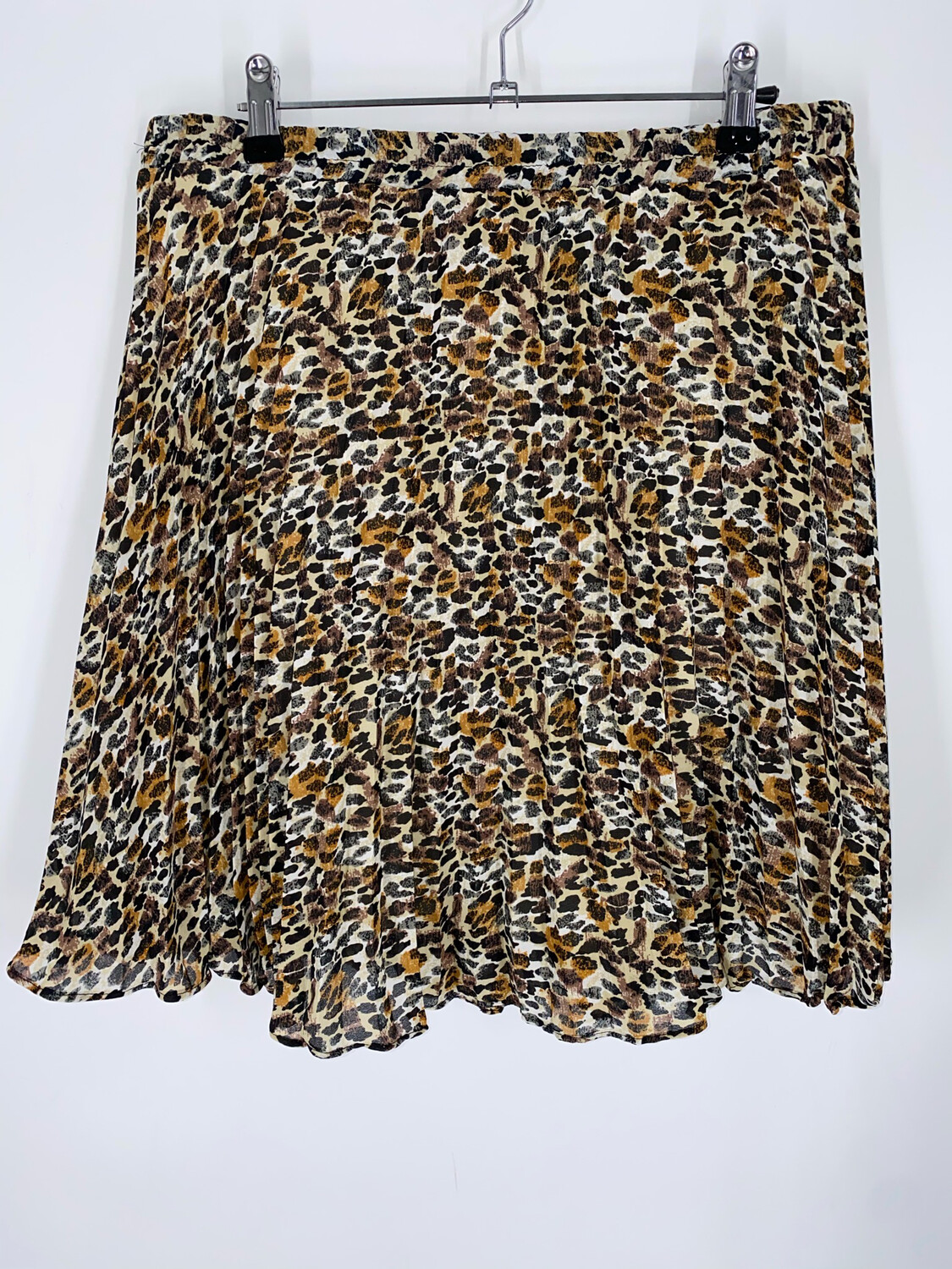 Metropolitan Cheetah Print Mini 32”W Metropolitan Cheetah Print Mini 32”W