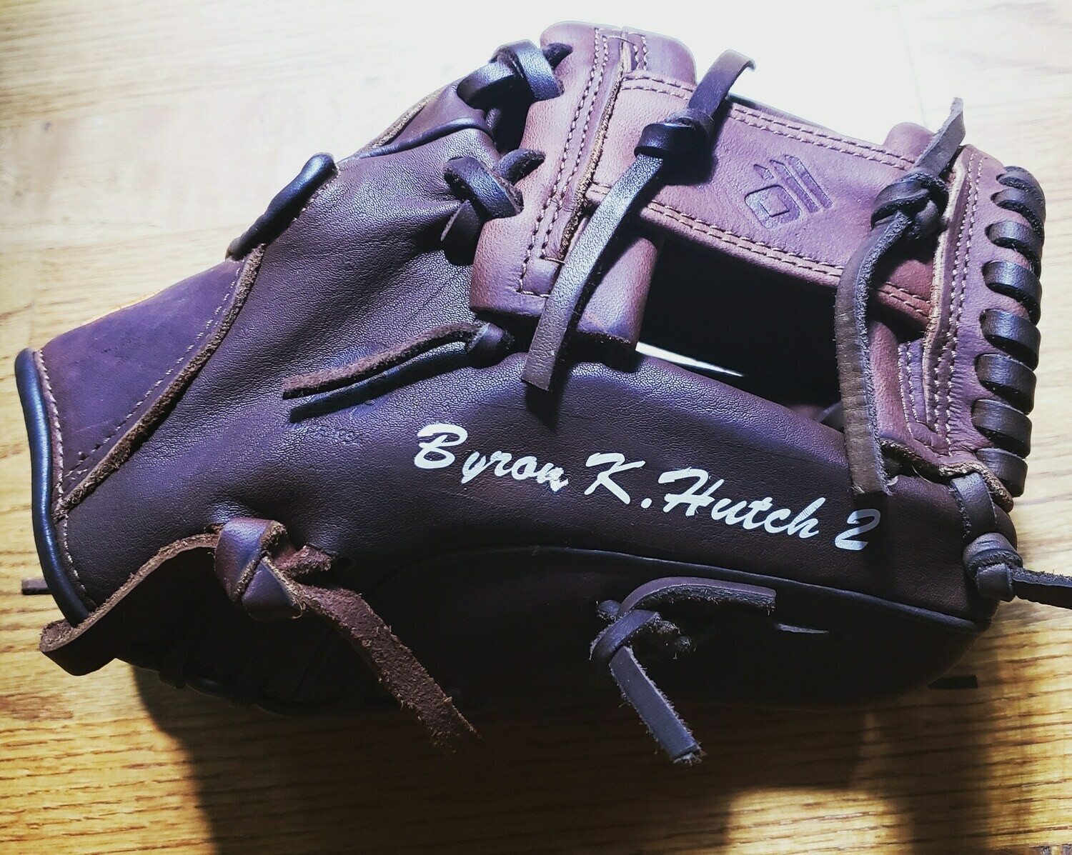 hutch baseball glove